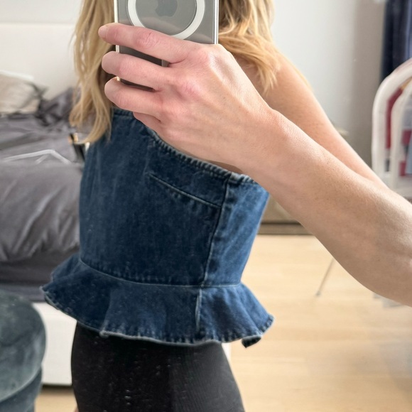 Urban Outfitters Tops - Urban Outfitters Crop Top - Size Small